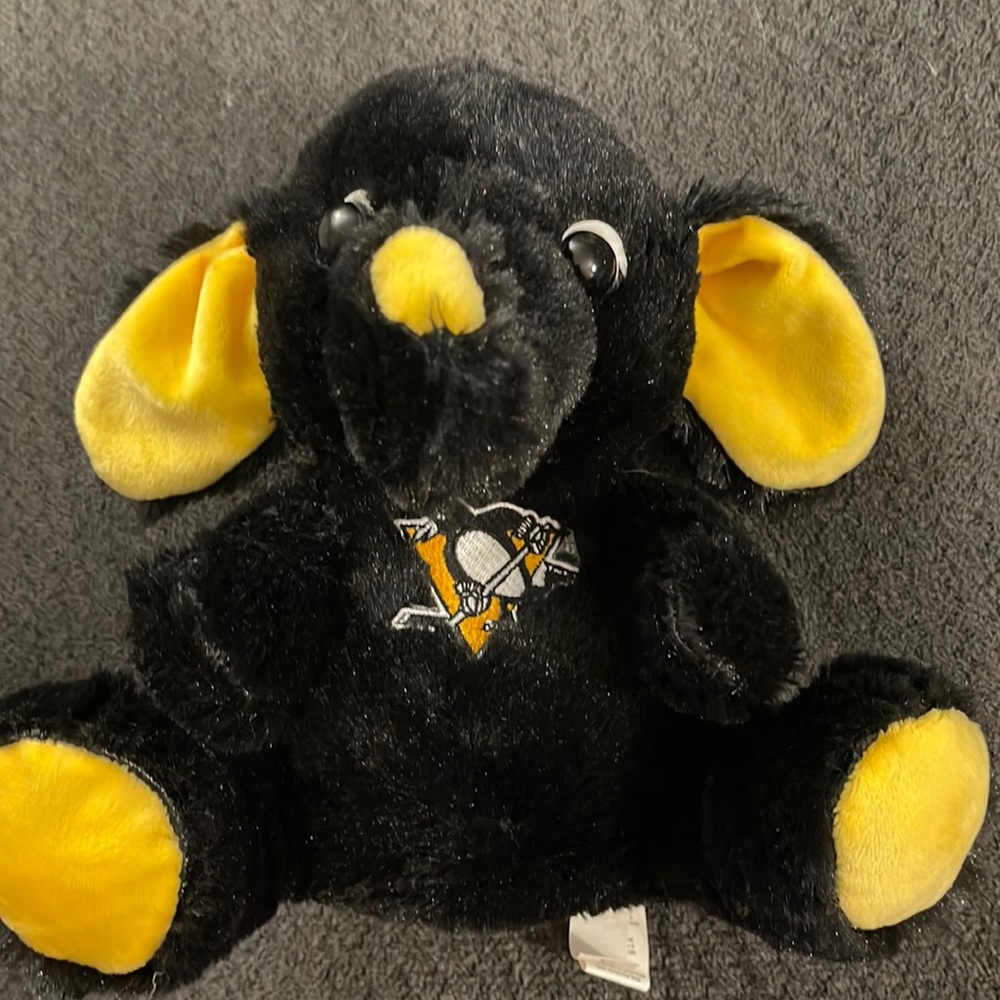 Pittsburgh Penguins Plush Elephant Hockey D23